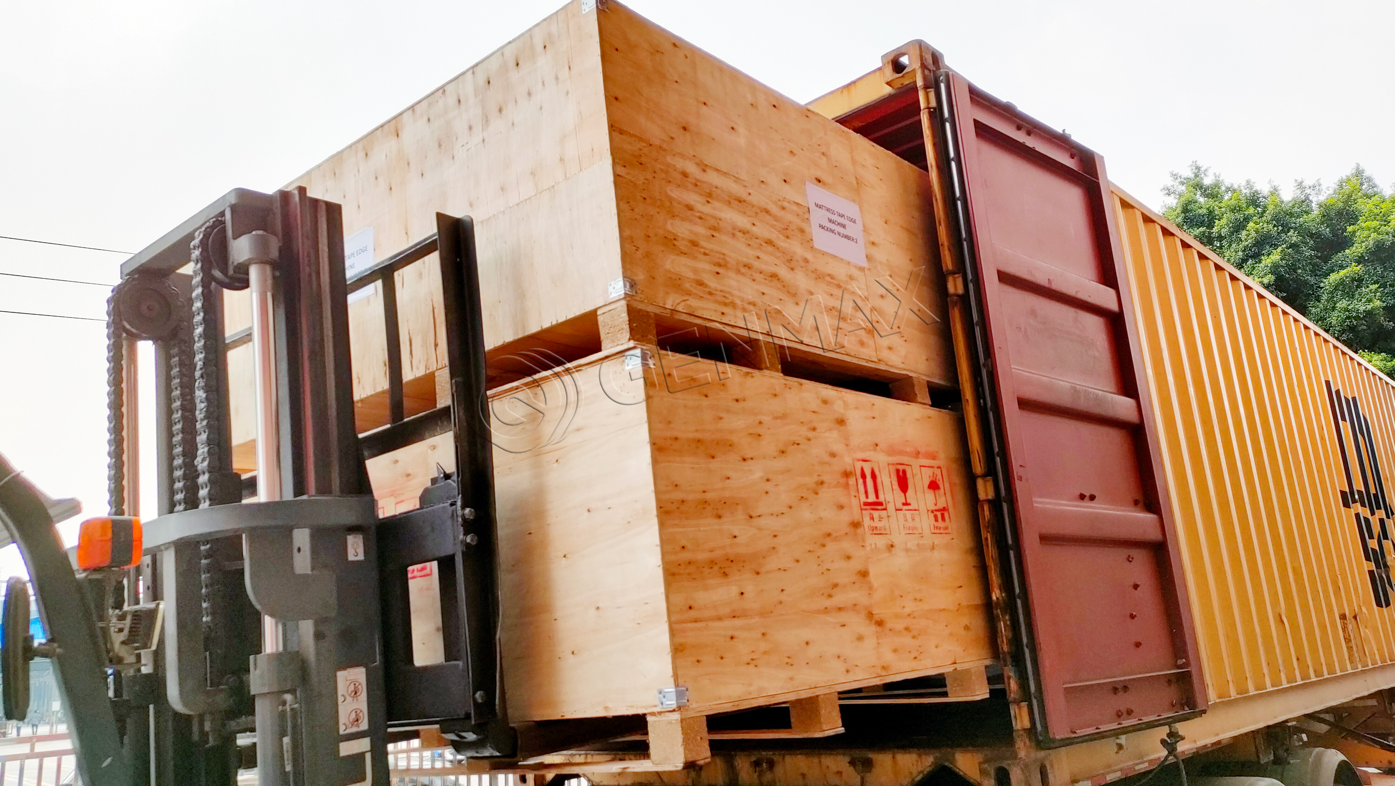 GENMAX ШВЕЙНАЯ МАШИНА ДЛЯ МАТРАСОВ (3)